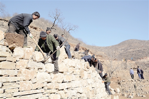 河北涉縣關防鄉后牧牛池村正月里修建深山公路紀實