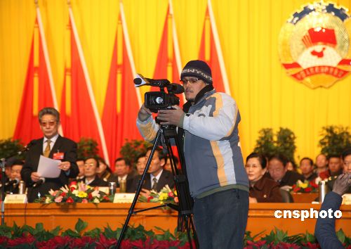 　　1月12日，西藏自治区政协九届二次会议在拉萨召开，会期5天。本次会议首次特邀印度、尼泊尔记者前来采访。中新社发 贾长飞摄