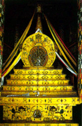 十三世达赖喇嘛灵塔