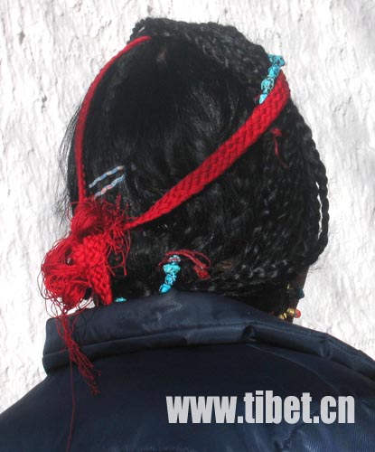 西藏妇女头饰文化
