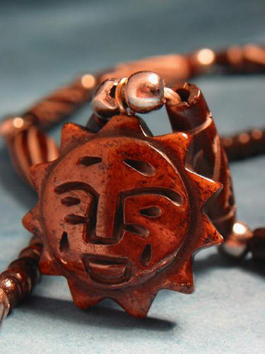 藏族饰品中的木质图腾项链