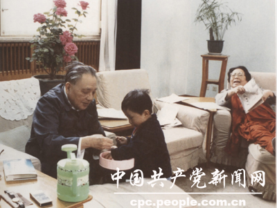 邓小平在北京的家中（资料照片）