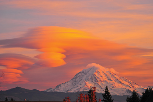 十大奇异云彩:滚轴云预示暴风雨到来(组图) -- 中