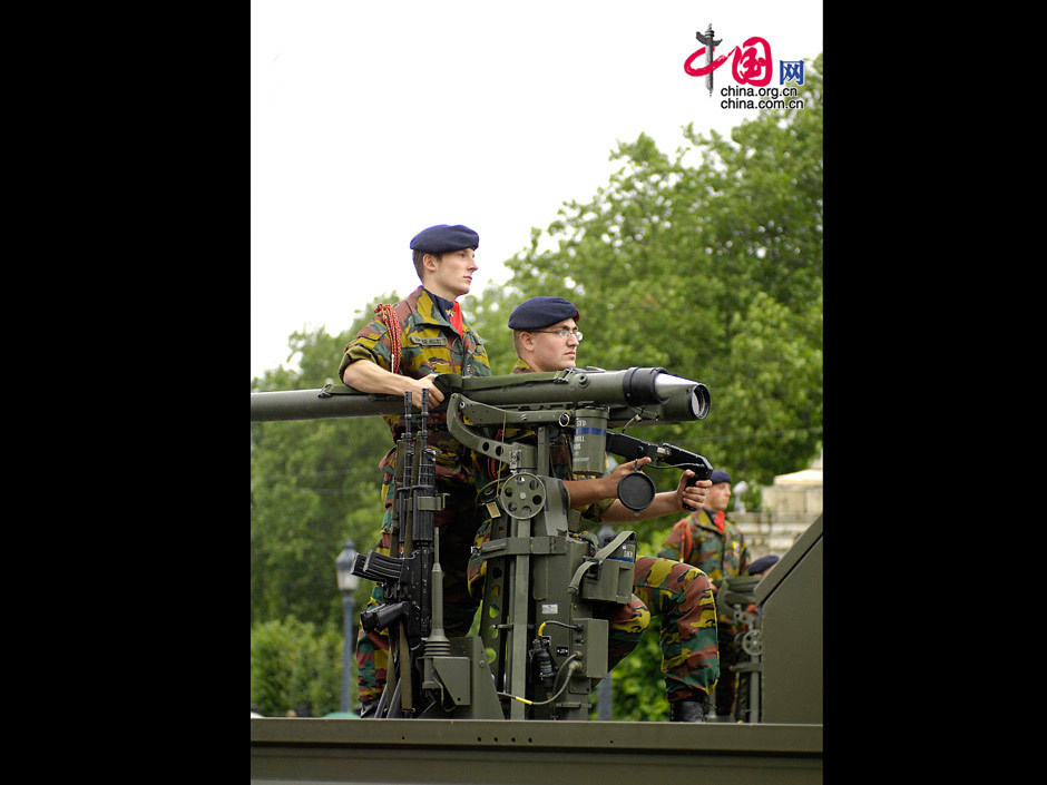 镜头中的比利时国庆阅兵式(高清组图) -- 中国发