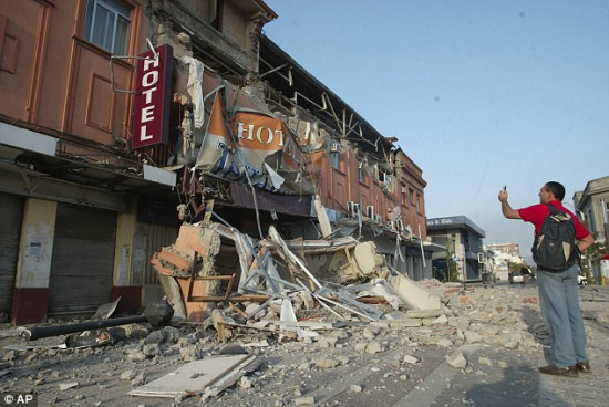 媒体称智利震中整个城市被毁超5级余震逾20次
