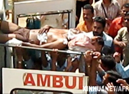 印度安全部队遭反政府武装伏击75人死亡(组图)