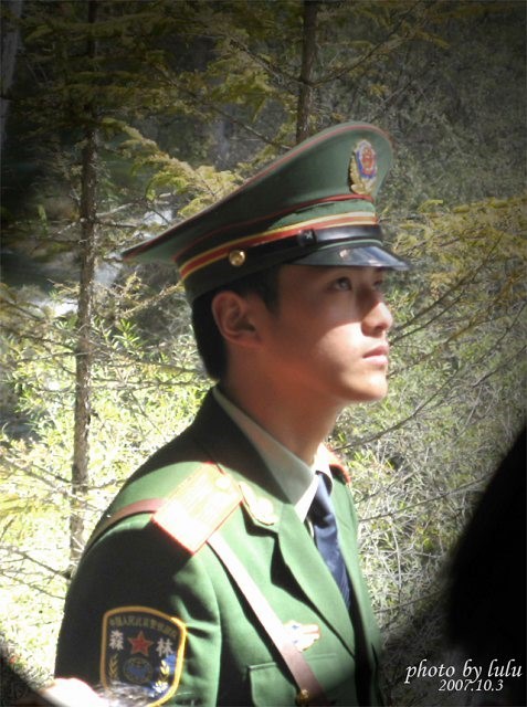 组图:中国最帅的80后军人 刚毅面孔天使心灵 -
