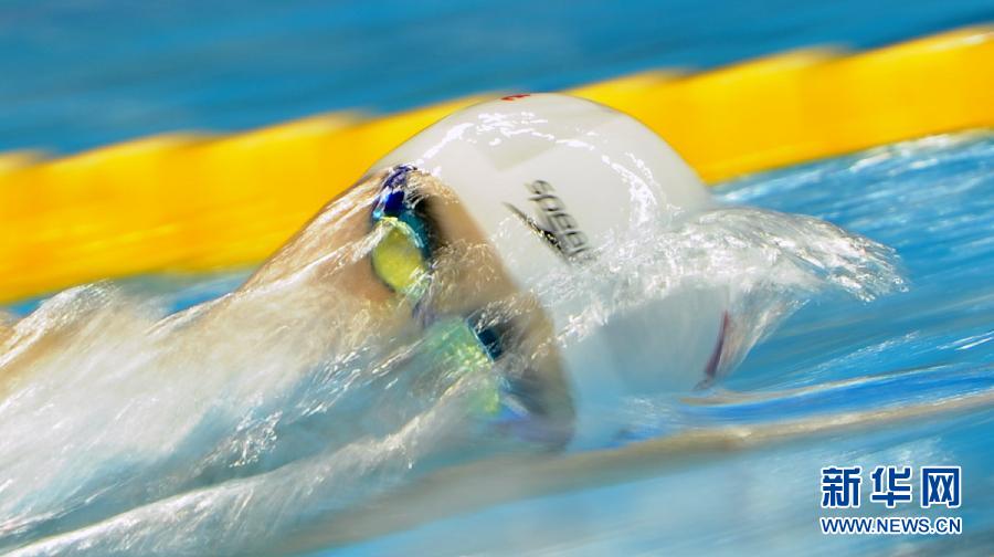 孙杨1500米自由泳夺冠 打破尘封十年世界纪录