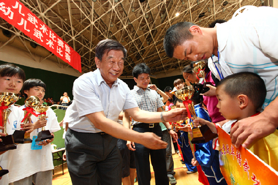 北京市少儿武术比赛暨第九届幼儿武术比赛2012年6月10日上午在北京市石景山体育馆隆重举行