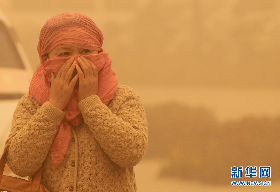 #（社会）（3）新疆哈密遭遇大风沙尘天气