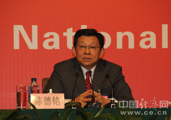十八大代表、商务部部长陈德铭接受记者采访（中国经济网记者姚宇 摄）