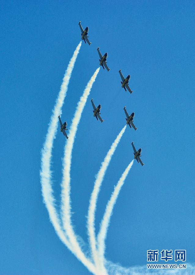 (珠海航展)(6)“百年靈”噴氣機特技飛行隊珠海首飛