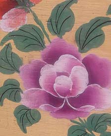 我外出时经过了一个客栈，摸到了这幅壁画。细细触摸其轮廓，我能感受到这是两朵花。随着我的触摸，心中仿佛有花盛开，虽然画在墙上的花没有香味但是对我来说却一样美丽。