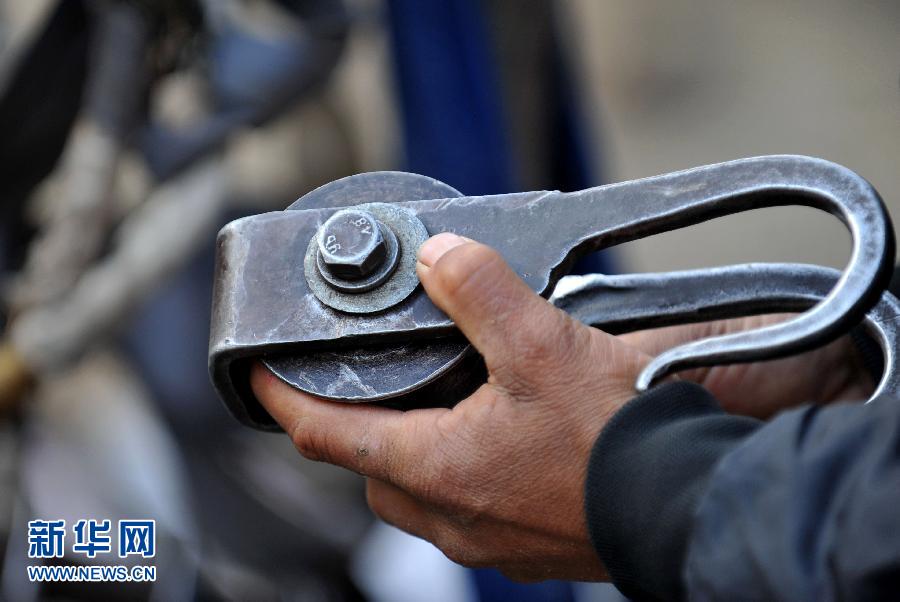 【春運鏡頭】怒江大峽谷小山村溜索上的另類“春運”