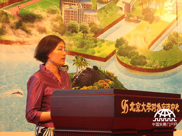气候组织大中华区总裁吴昌华女士致辞，讲述她对绿色创新的畅想。（中国发展门户网 焦梦摄）