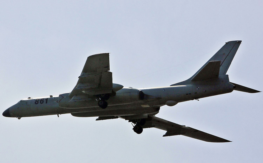 高清:中国轰6K“战神”轰炸机服役 可突袭夏威夷