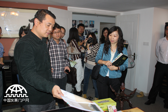 中国外文局青年社会实践团一行参观创想家杂志