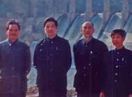 老照片：胡锦涛（左三）视察平塘龙塘电站