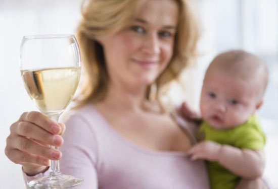 英国六分之一女性因酗酒无法照顾孩子。[资料图]