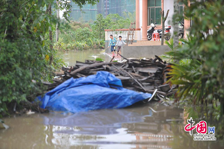 海南万宁寒冬时节遭遇罕见暴雨袭击