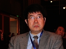 武汉市人民政府副秘书长李作清。