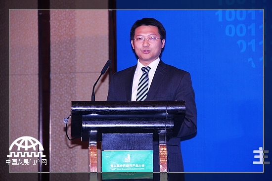 甲骨文中国智能解决方案首席架构师刘锐第二届世界新兴产业大会世界数字服务产业发展论坛上发表演讲。