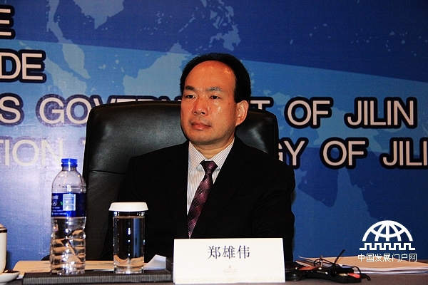 亚太总裁协会全球执行主席郑雄伟参加世界产业领袖大会。