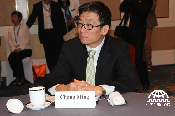 吉林省工业与信息化厅厅长常明参加世界产业领袖大会。
