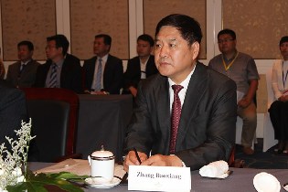 吉林省外事办主任张宝祥参加世界产业领袖大会