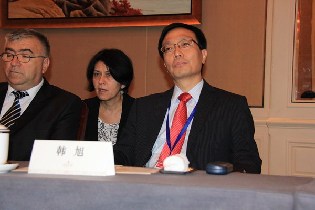 加拿大泰克资源集团首席经济师韩旭参加世界产业领袖大会。