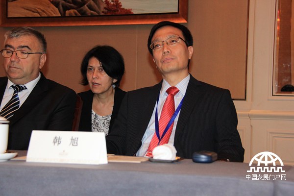 加拿大泰克资源集团首席经济师韩旭参加世界产业领袖大会。