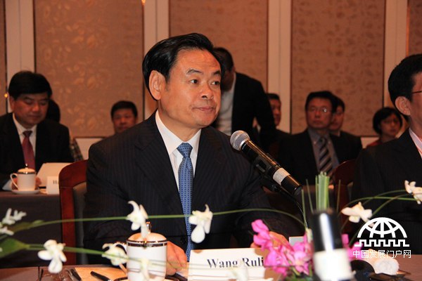 中共吉林省委书记王儒林参加世界产业领袖大会。