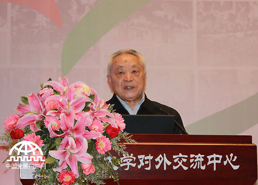 2014年2月21日，第二届全国高校公益论坛在北京大学举行，中国扶贫基金会会长段应碧致辞。