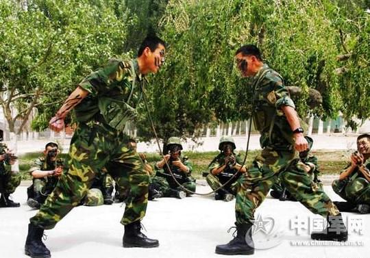 北京军区部队叫停大批表演性课目 包括硬气功