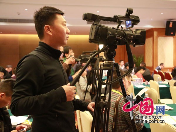 首届中国移动互联网品牌微营销高峰论坛举行，中国网、中国发展门户网视频报道  中国网 魏博拍摄