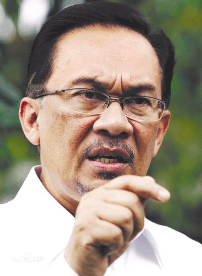 马来反对党领袖：机长扎哈里原本不飞那趟航班