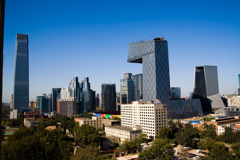 据德国《世界报》4月16日报道，根据美国著名管理咨询公司A.T. Kearney 2014年的报告，在全球最具影响力的前20座城市中，德国仅首都柏林入选，且名列第19位。统计数据显示，这主要归咎于柏林民众在受教育程度上的劣势。 排在该榜单首位的城市依然为纽约。显然，这两座城市在国际上的影响力并未受到金融危机和经济危机的冲击。紧随其后的分别为伦敦（2）、巴黎（3）、东京（4）、香港（5）、洛杉矶（6）、芝加哥（7）、北京（8）、新加坡（9）及华盛顿（10）。