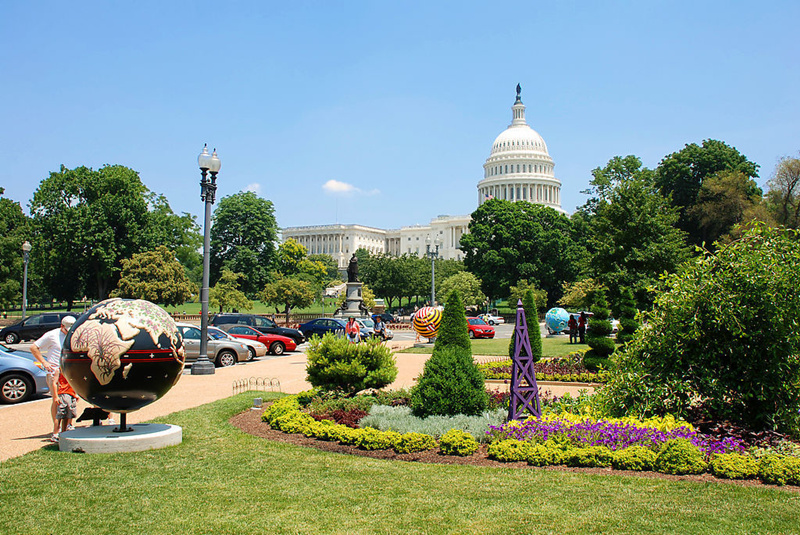 据德国《世界报》4月16日报道，根据美国著名管理咨询公司A.T. Kearney 2014年的报告，在全球最具影响力的前20座城市中，德国仅首都柏林入选，且名列第19位。统计数据显示，这主要归咎于柏林民众在受教育程度上的劣势。 排在该榜单首位的城市依然为纽约。显然，这两座城市在国际上的影响力并未受到金融危机和经济危机的冲击。紧随其后的分别为伦敦（2）、巴黎（3）、东京（4）、香港（5）、洛杉矶（6）、芝加哥（7）、北京（8）、新加坡（9）及华盛顿（10）。