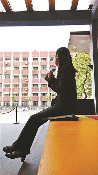 北漂售樓員：在北京待過了 很難再回到老家去