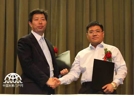2014年5月5日，北京三信玫瑰國際酒店管理有限公司旗下北京焦莊國際酒店正式開業。在開業慶典上，十大機構與三信玫瑰國際酒店管理有限公司簽約。