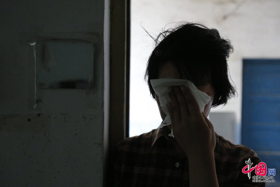 幼女强奸犯仅判四年猥亵罪 单亲妈妈控诉不愿接受捐款[组图]