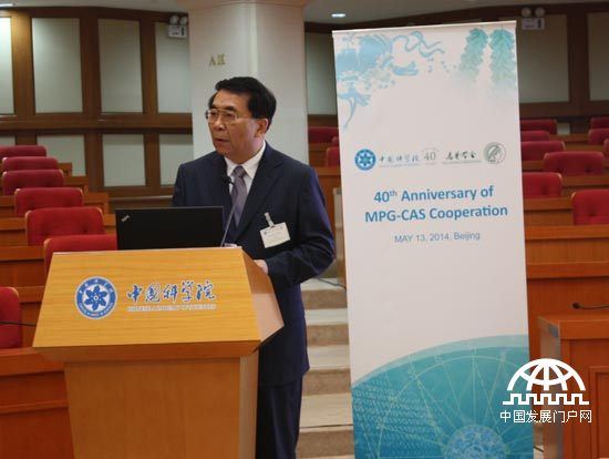 5月13日，中国科学院和德国马普学会科学合作40周年庆祝仪式在京举行。中科院与马普学会的合作被誉为国际科技合作的典范，得到了中德两国科技界的广泛认同。图为中国科学院院长白春礼。