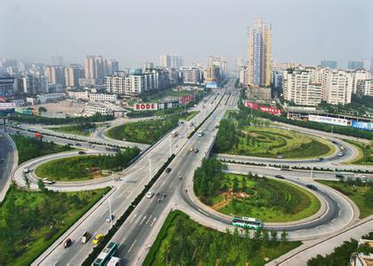 世界银行执行董事会昨天批准给中国提供两笔贷款共计2.5亿美元，用于焦作绿色交通及交通安全改善项目和云南红河州滇南中心城市交通项目，帮助为两地居民提供更安全、便利和高效的交通服务。