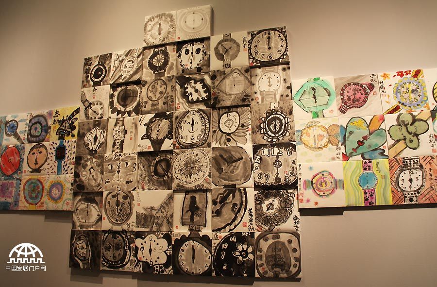 在“六一”国际儿童节到来之际，中国人民大学附属小学（简称人大附小）“中国梦·少年梦——纪念‘六一’国际儿童节暨师生美术作品展”于2014年5月27日在中国国家博物馆举行，展览截至6月5日。这是国家博物馆首次为小学生举办美术展览。本次展览精选人大附小师生们历时三年创造的3160件作品。王振红拍摄