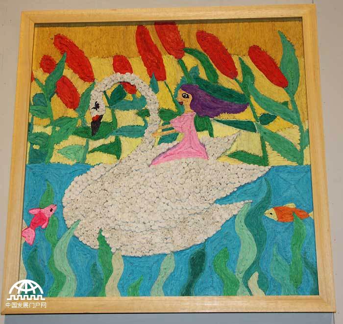 在“六一”国际儿童节到来之际，中国人民大学附属小学（简称人大附小）“中国梦·少年梦——纪念‘六一’国际儿童节暨师生美术作品展”于2014年5月27日在中国国家博物馆举行，展览截至6月5日。这是国家博物馆首次为小学生举办美术展览。本次展览精选人大附小师生们历时三年创造的3160件作品。王振红拍摄