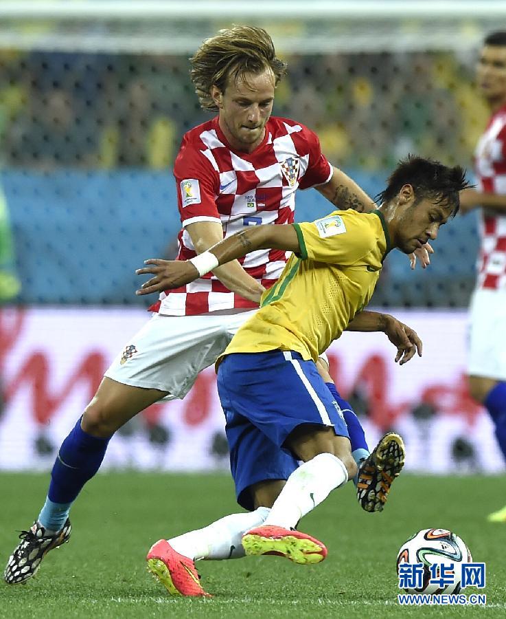 世界杯揭幕战巴西3:1胜克罗地亚 乌龙球送对手