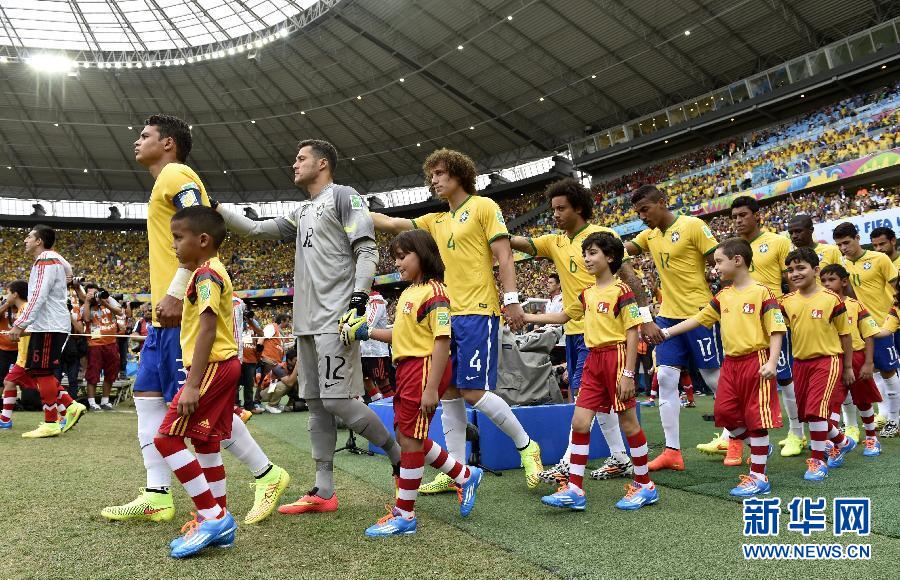 （世界杯）（12）足球——小组赛A组：巴西队对阵墨西哥队