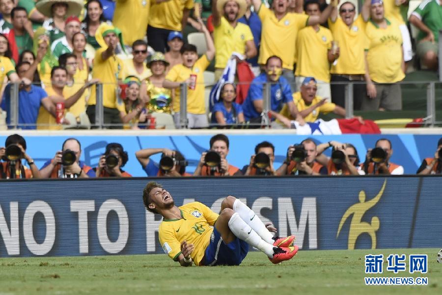 （世界杯）（20）足球——小组赛A组：巴西队对阵墨西哥队
