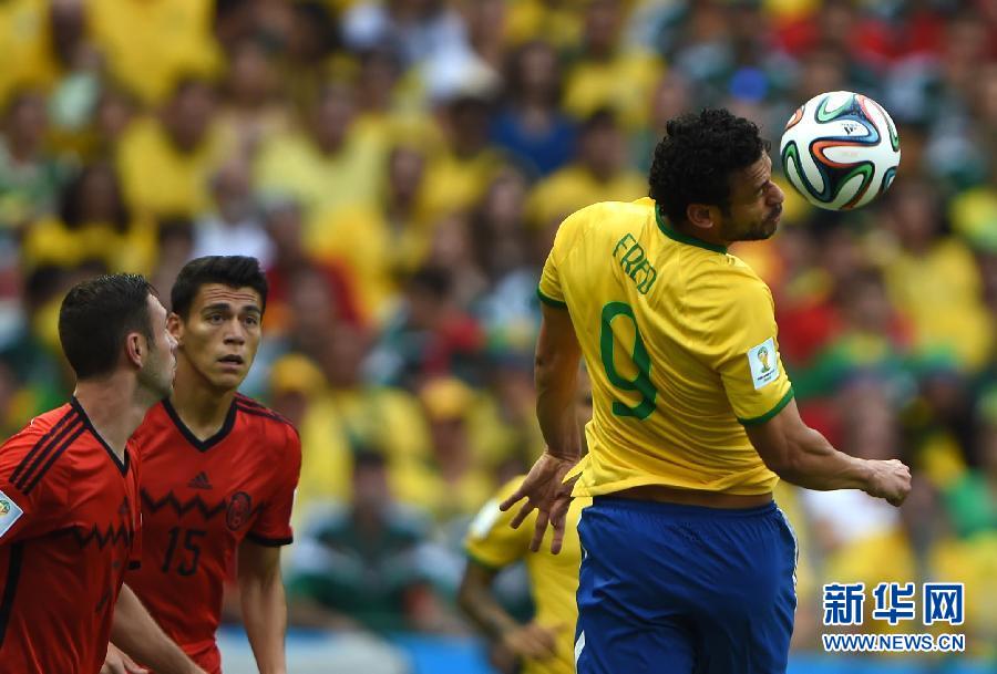 （世界杯）（）足球——小组赛A组：巴西队对阵墨西哥队