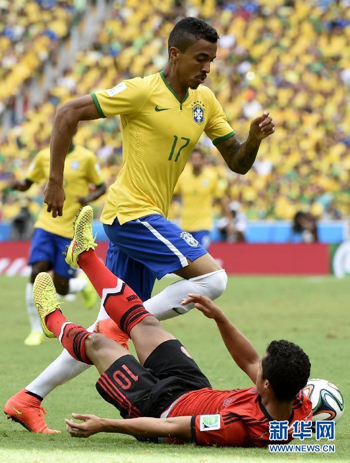 （世界杯）（11）足球——小组赛A组：巴西队对阵墨西哥队